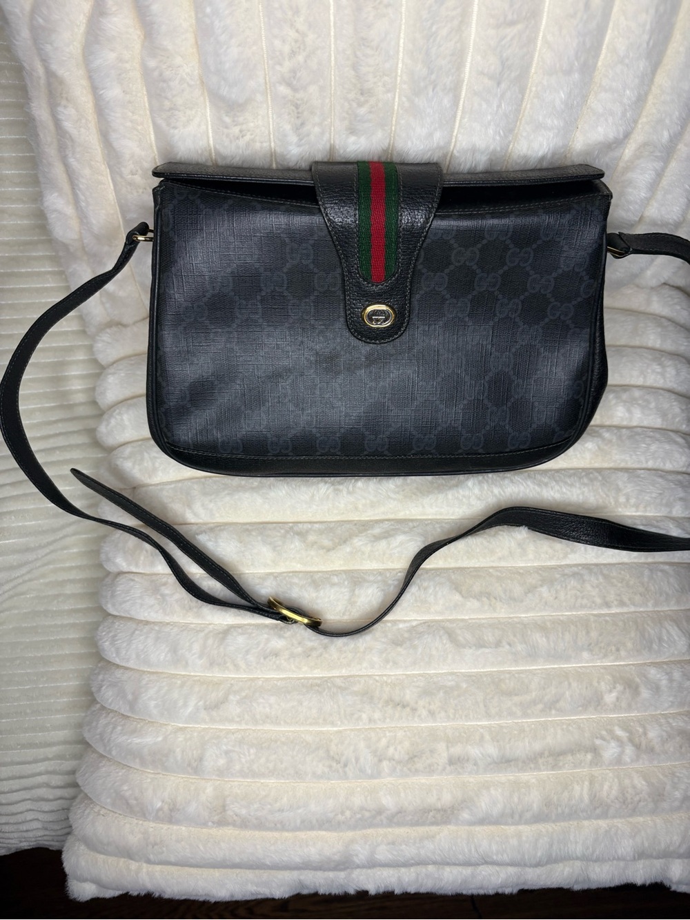 Authentic Gucci Vintage GG Monogram Web Stripe Black Crossbody Shoulder Bag